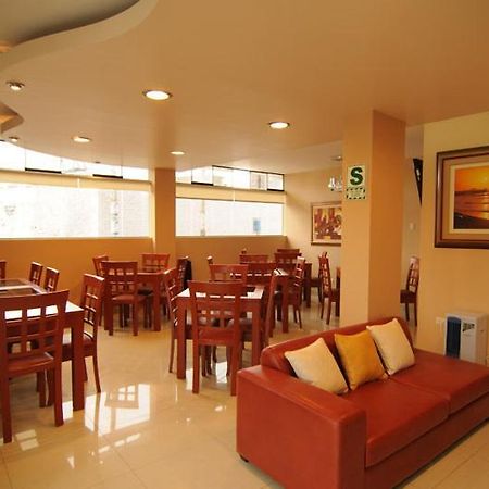 Hotel Mamatina 万查科 外观 照片